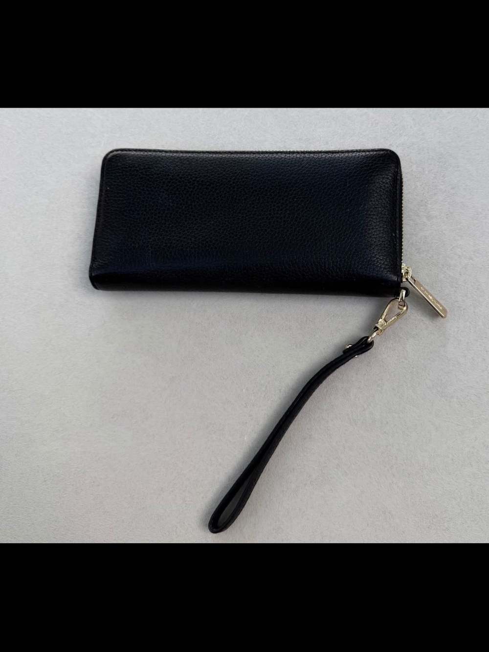 Michael Kors Black Pebbled Leather Men's Zip Wallet with Gold Logo - Picture 5 of 10